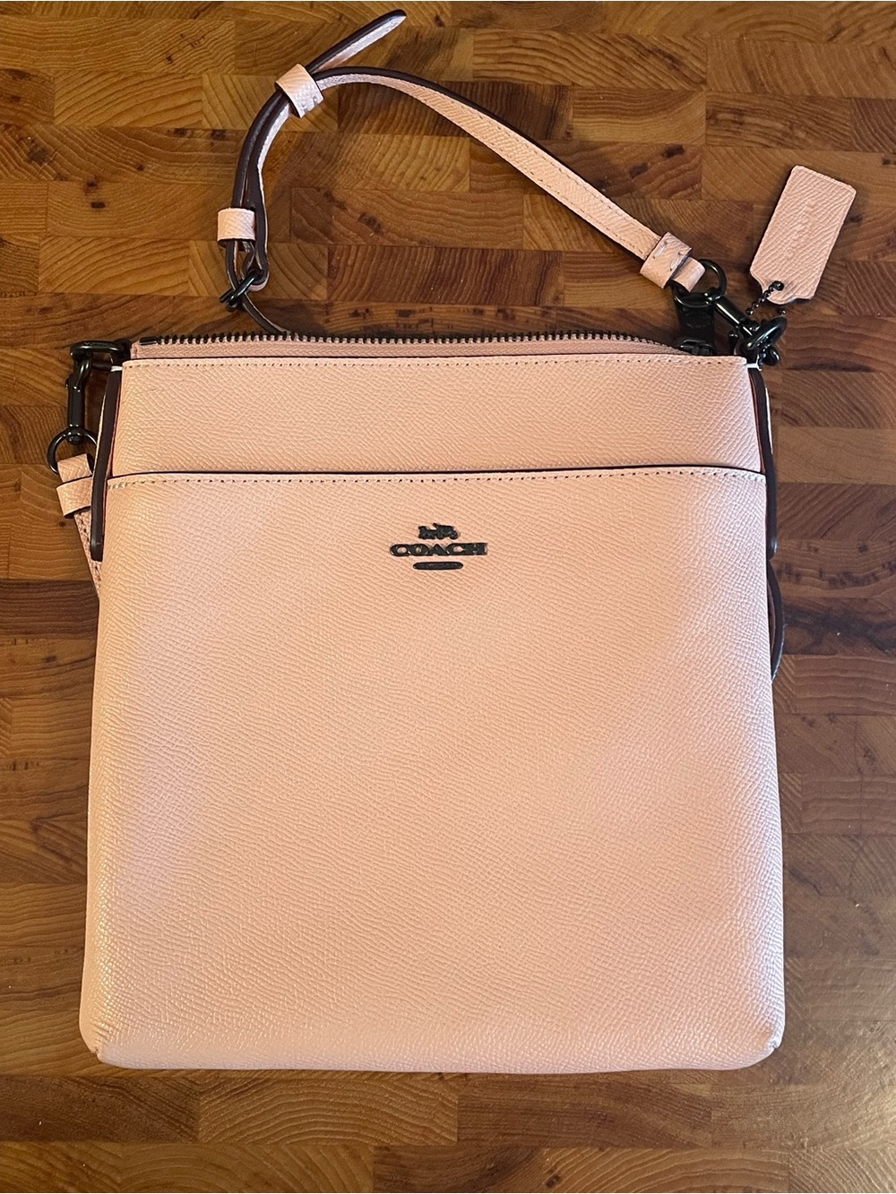 Coach Pebbled Leather Messenger Crossbody Bag Light Baby Pink. Pastel. Small Bag